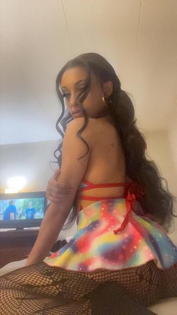 Reds, 25  female escort, Baltimore